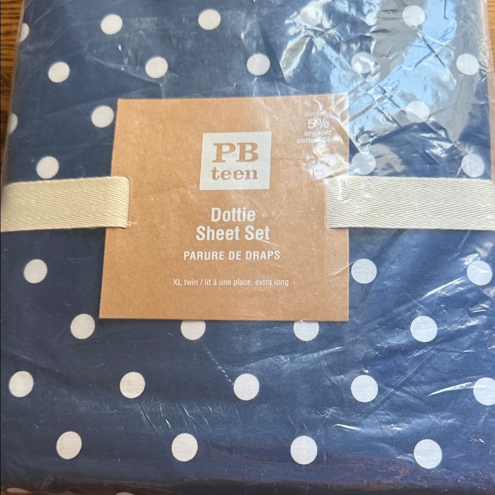 Pottery Barn Teen Dottie Sheet Set - Navy and White brand new